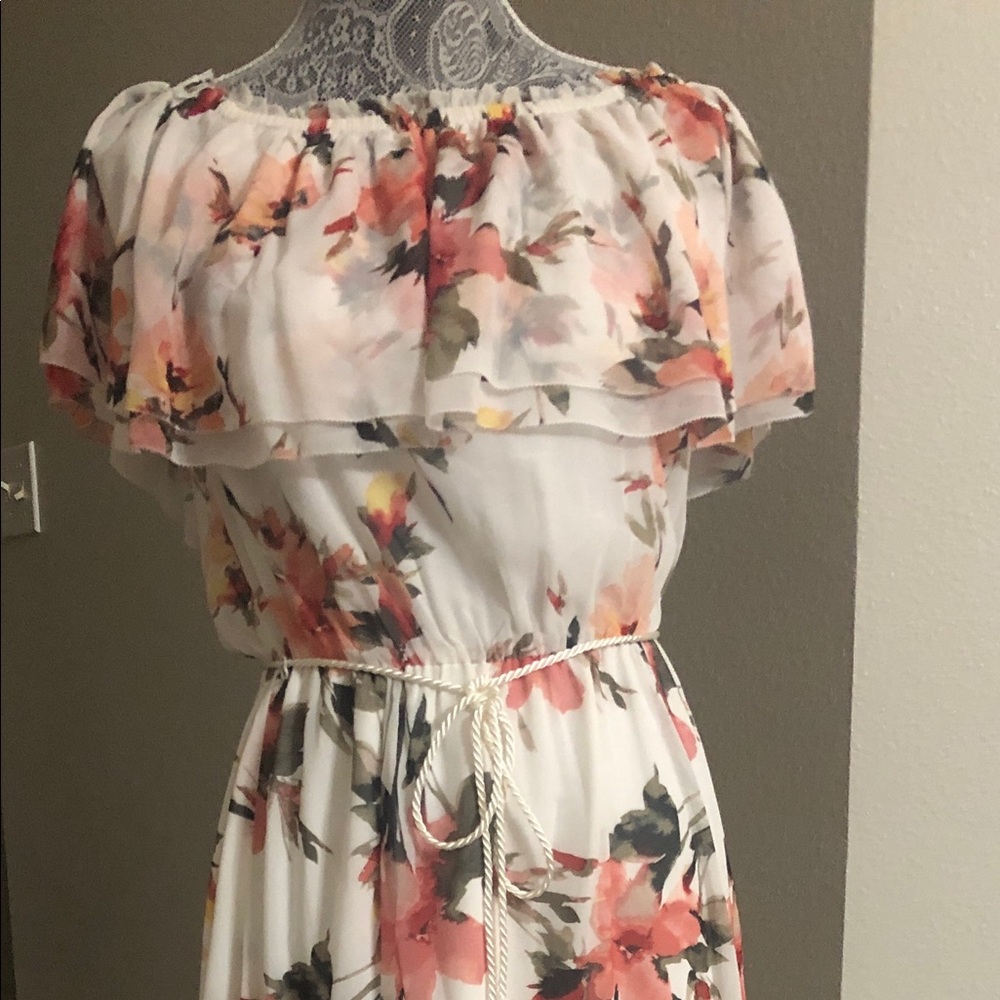 COPY - White House Black Market floral maxi dress small - Picture 2 of 8